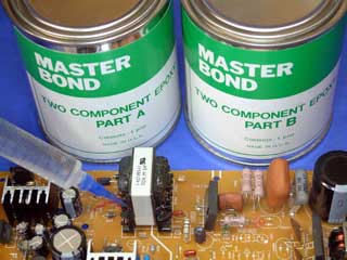 Los productos de Master Bond se utilizan en aplicaciones de adhesión, sellado, recubrimiento, encapsulado e impregnación